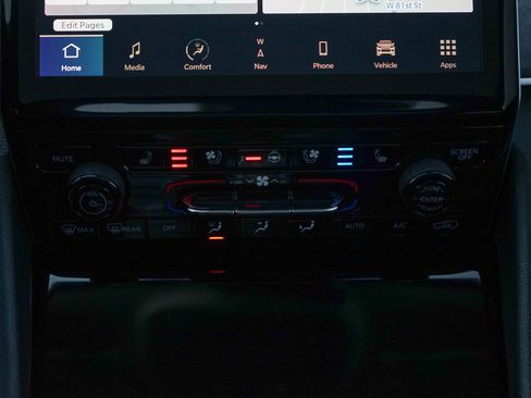 Used 2023 Jeep Grand Cherokee Limited w/ Luxury Tech Group II image 16