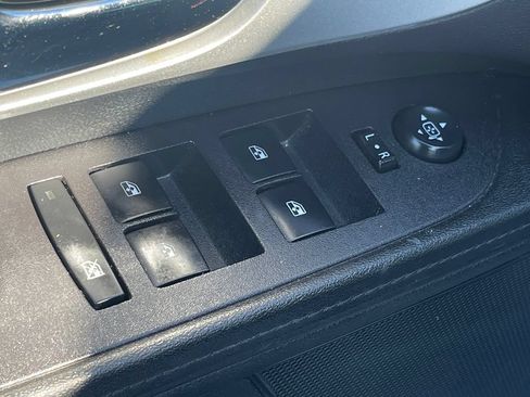 Used 2017 Chevrolet Equinox LS FWD image 15