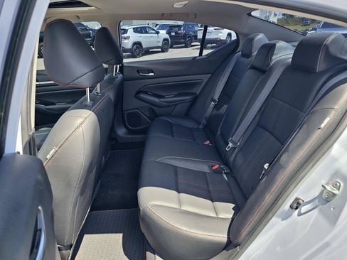 Used 2024 Nissan Altima 2.5 SR w/ SR Premium Package FWD image 31