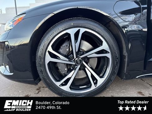 Used 2024 Audi e-tron GT Premium Plus w/ Performance Package image 28