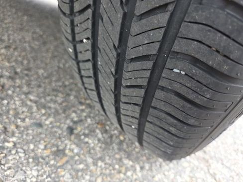 Used 2020 Chevrolet Equinox LT w/ Driver Convenience Package image 72