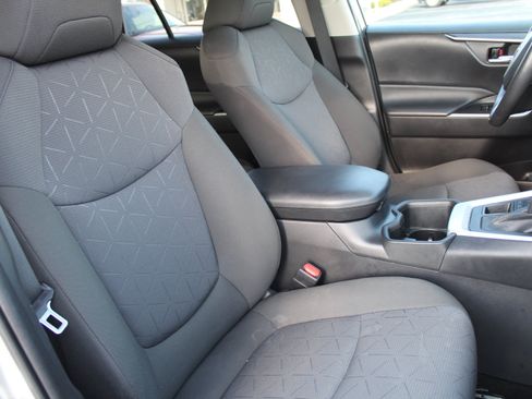 Used 2022 Toyota RAV4 XLE w/ Convenience Package AWD/4WD image 27