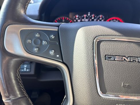 Used 2016 GMC Yukon Denali w/ Open Road Package AWD/4WD image 12