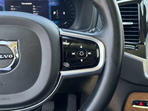 Used 2024 Volvo XC90 B5 Plus w/ Protection Package Premier AWD/4WD image 11
