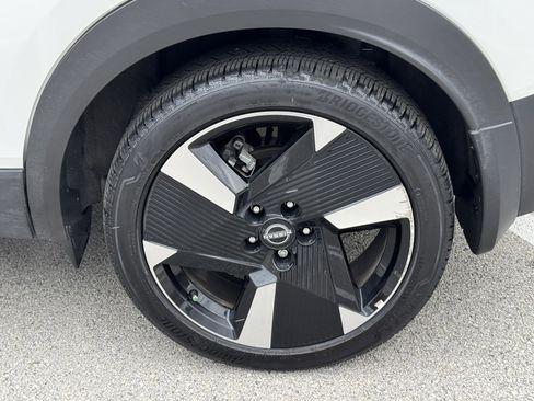 Certified 2025 Nissan Kicks SR w/ Illumination Package AWD/4WD image 37