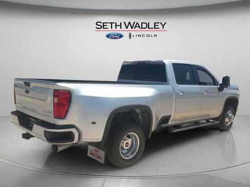 Used 2022 Chevrolet Silverado 3500 High Country w/ LPO, Hitch Package AWD/4WD image 7