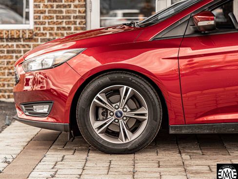 Used 2017 Ford Focus SE FWD image 8