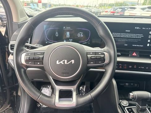 Used 2025 Kia Sportage EX FWD image 16