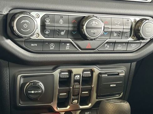 New 2026 Jeep Gladiator Mojave image 15