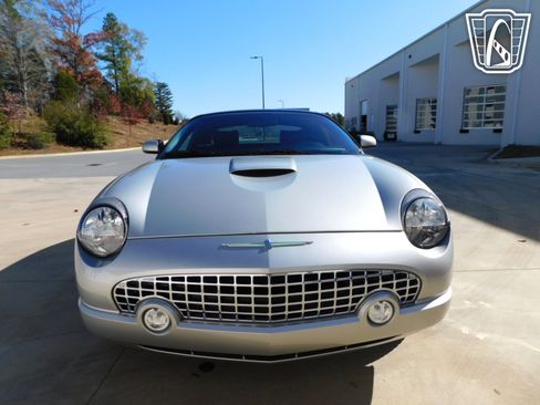 Used 2005 Ford Thunderbird image 4