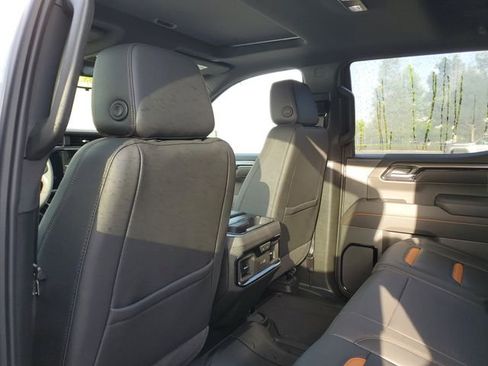 Used 2025 GMC Sierra 1500 AT4 w/ AT4 Premium Package AWD/4WD image 10