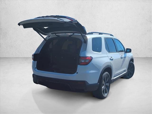 New 2026 Honda Pilot Sport image 2