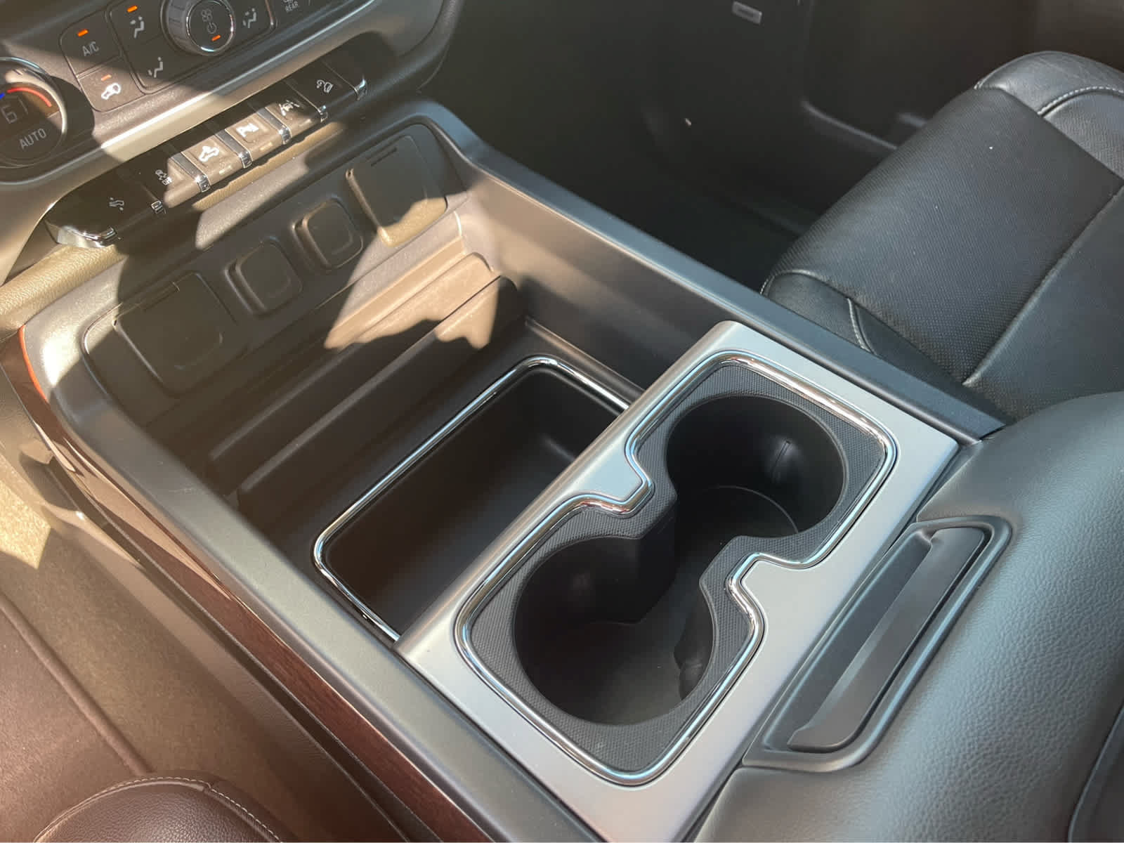 Used 2018 GMC Sierra 1500 SLT AWD/4WD image 17