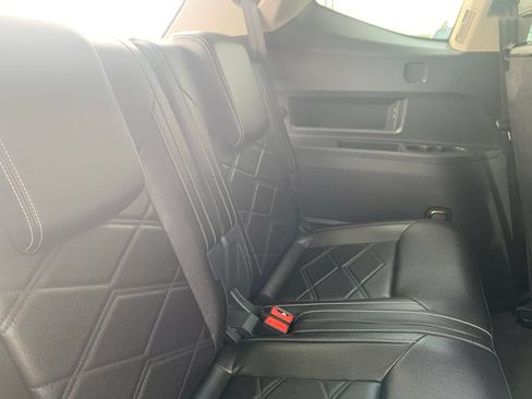 Used 2025 Volkswagen Atlas SE AWD/4WD image 29
