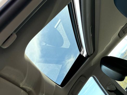 Used 2014 Toyota Avalon XLE Premium image 11