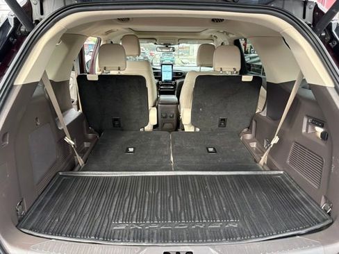 Used 2022 Ford Explorer Platinum w/ Equipment Group 601A image 33