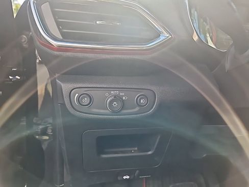 Used 2023 Chevrolet TrailBlazer RS w/ Sun and Liftgate Package image 11