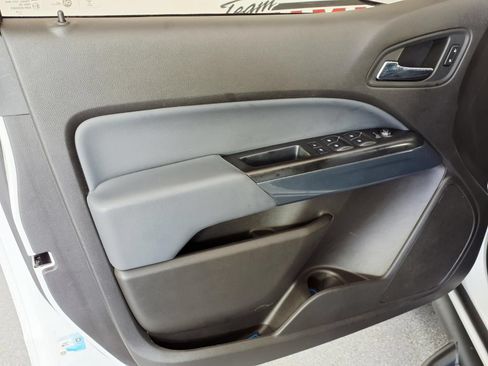 Used 2016 Chevrolet Colorado Z71 w/ LPO, Door Decal Package AWD/4WD image 20