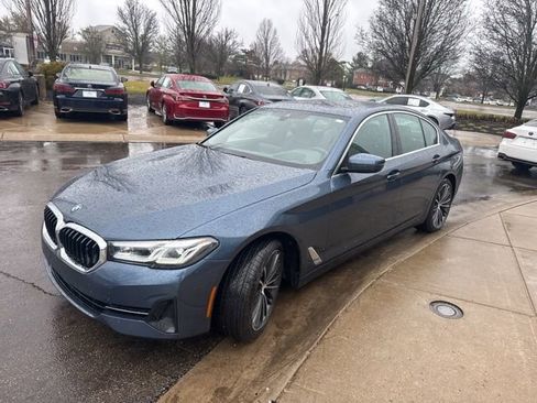 Used 2023 BMW 540i w/ Premium Package image 7