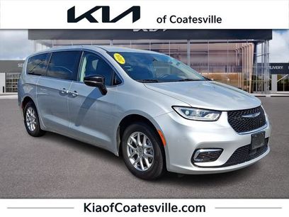 Used 2024 Chrysler Pacifica Touring-L