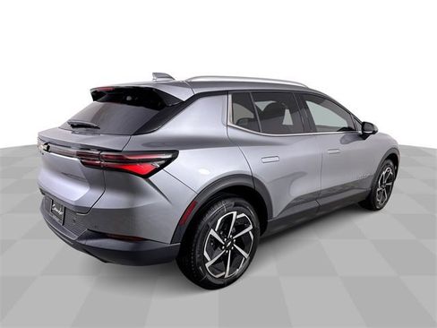 New 2026 Chevrolet Equinox EV LT image 8