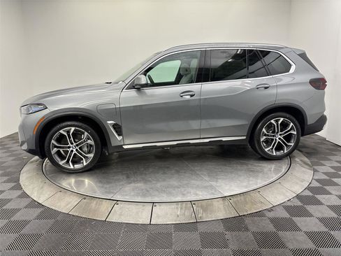 New 2026 BMW X5 xDrive50e image 16