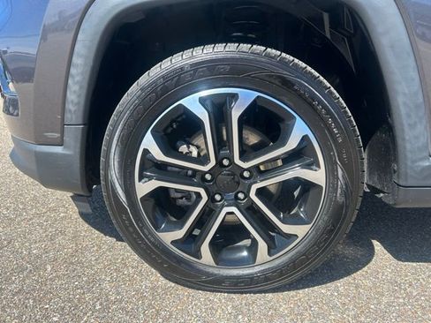 Used 2022 Jeep Compass Limited image 12