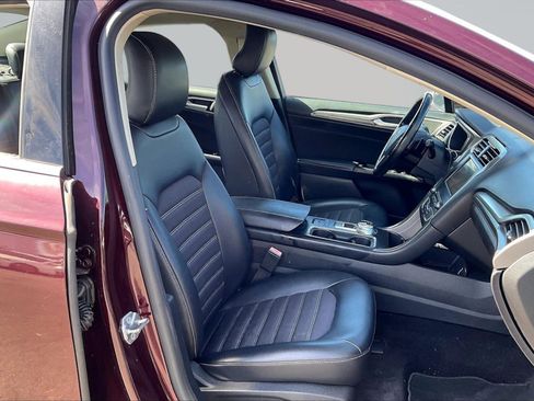 Used 2017 Ford Fusion SE w/ Equipment Group 201A image 7