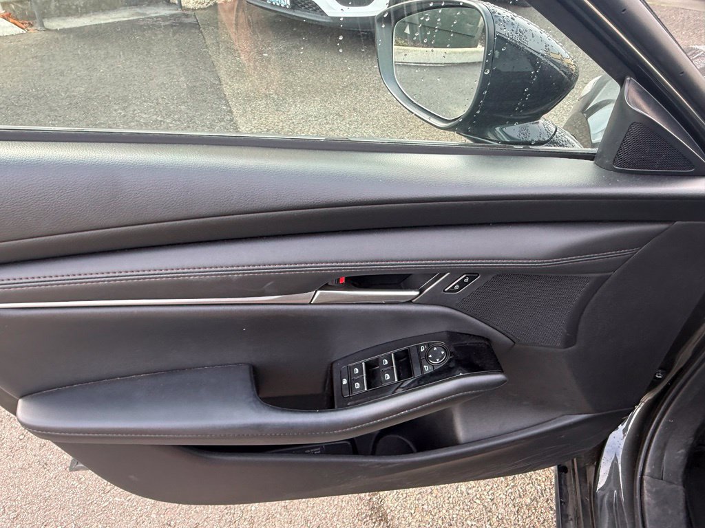 Used 2024 MAZDA MAZDA3 s FWD image 10