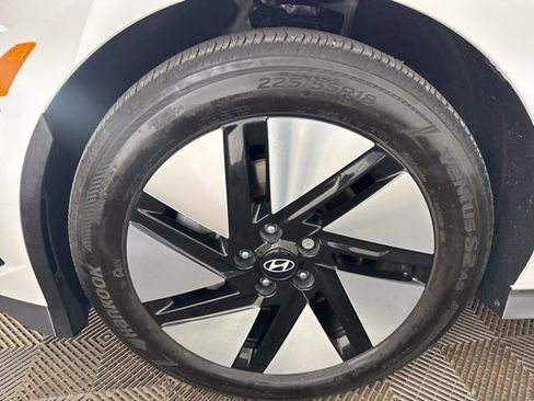Used 2024 Hyundai Ioniq 6 SE RWD image 27