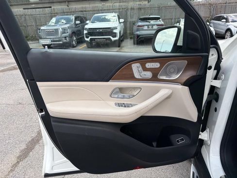 Used 2022 Mercedes-Benz GLS 450 4MATIC image 19