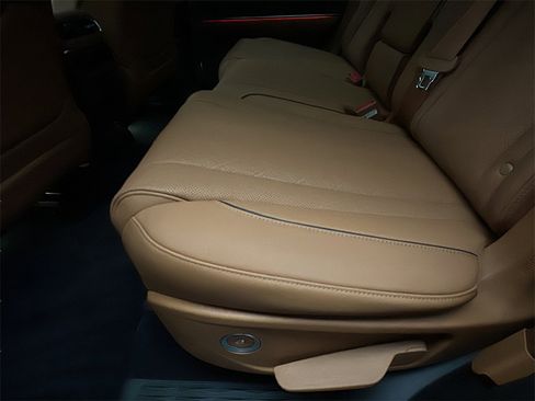 Certified 2025 Genesis GV80 2.5T Prestige image 14