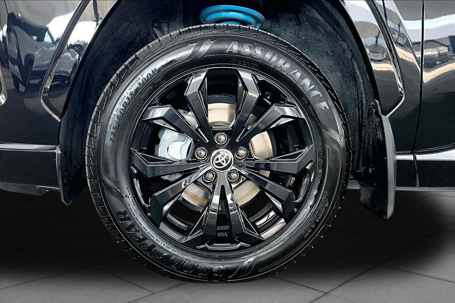 Used 2023 Toyota RAV4 SE AWD/4WD image 11