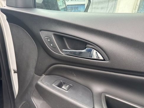 Used 2020 Chevrolet Equinox LT image 21