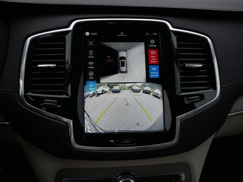 Certified 2025 Volvo XC90 B6 Ultra AWD/4WD image 18