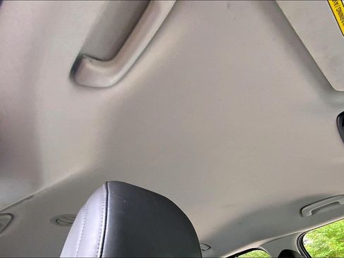 Used 2024 Kia Carnival EX FWD image 23