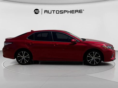 Used 2020 Toyota Camry SE image 11