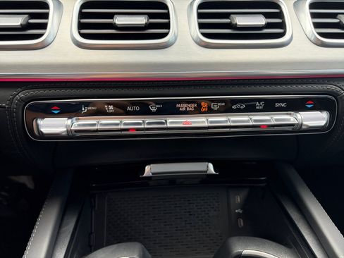 Certified 2025 Mercedes-Benz GLS 63 AMG 4MATIC image 31