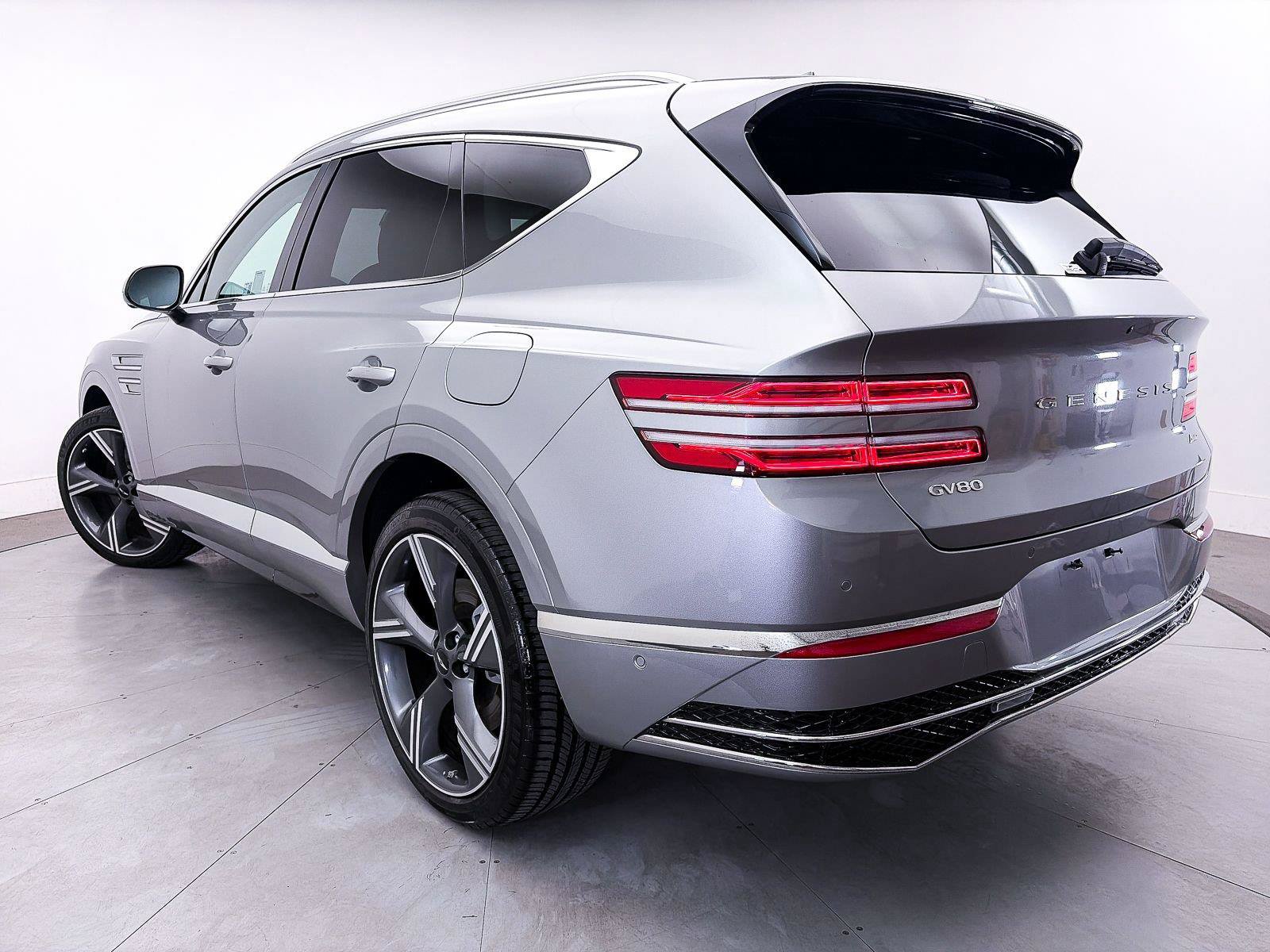Used 2025 Genesis GV80 2.5T Prestige AWD/4WD image 2