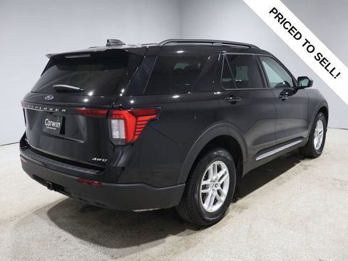 Used 2025 Ford Explorer Active image 2