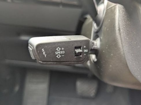 Used 2021 Audi e-tron Premium Plus w/ Premium Plus Package AWD/4WD image 29