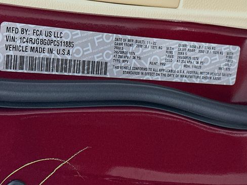 Used 2023 Jeep Grand Cherokee Limited w/ Luxury Tech Group II RWD image 12