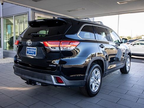 Used 2019 Toyota Highlander Limited image 18