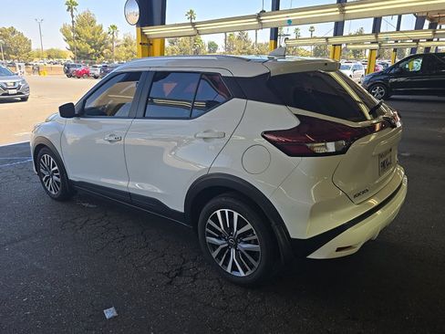 Used 2024 Nissan Kicks SV FWD image 4