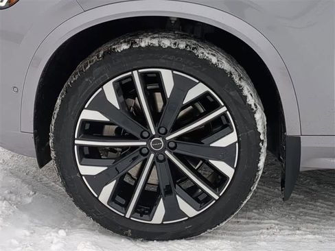 New 2026 Volvo XC90 B5 Plus w/ Protection Package Premier image 13