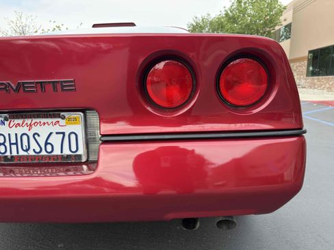 Used 1990 Chevrolet Corvette Coupe image 41
