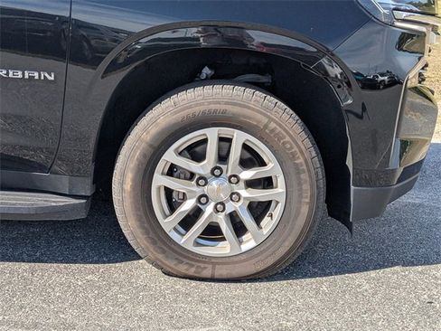 Used 2023 Chevrolet Suburban LT image 12