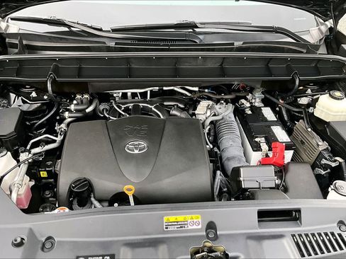 Used 2022 Toyota Highlander XSE image 32