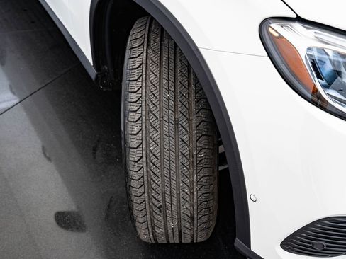 Certified 2025 Mercedes-Benz GLC 300 4MATIC image 50