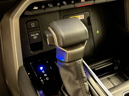 Used 2024 Toyota Tundra Limited image 22